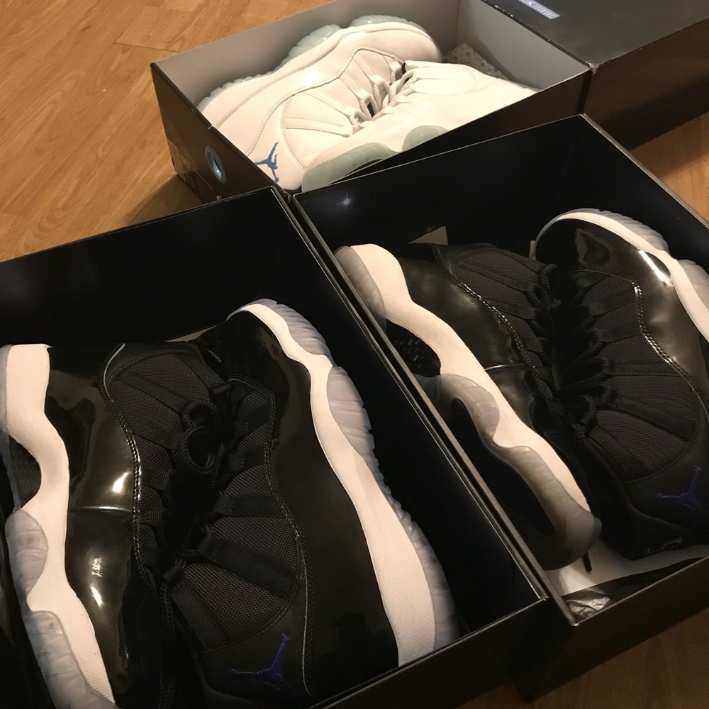 Air Jordan Space Jam 11